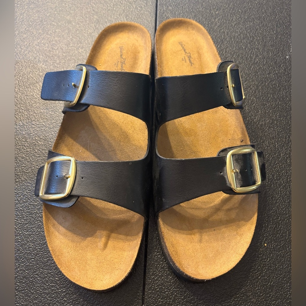 Universal Thread sandals- women’s 12